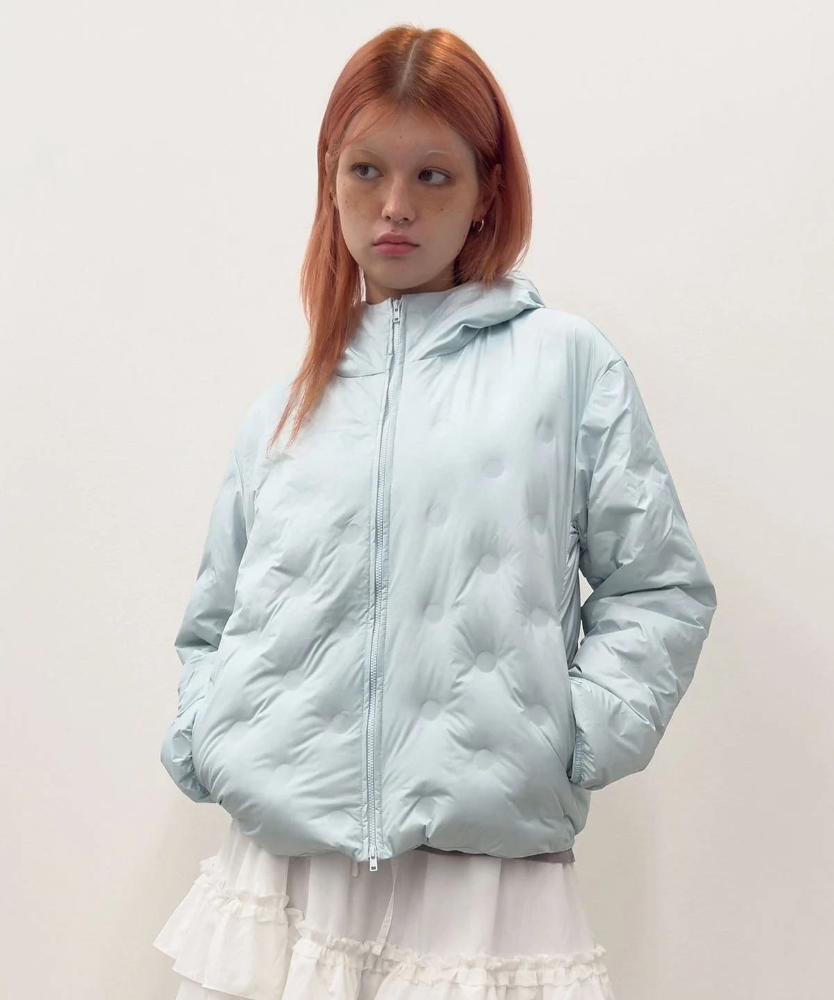 타입서비스 Bonded Dot Down Jacket PATD05BLF 블루 컬러로 칙칙한 가을 코디 고민 끝냈어요 · 상품 이미지 2