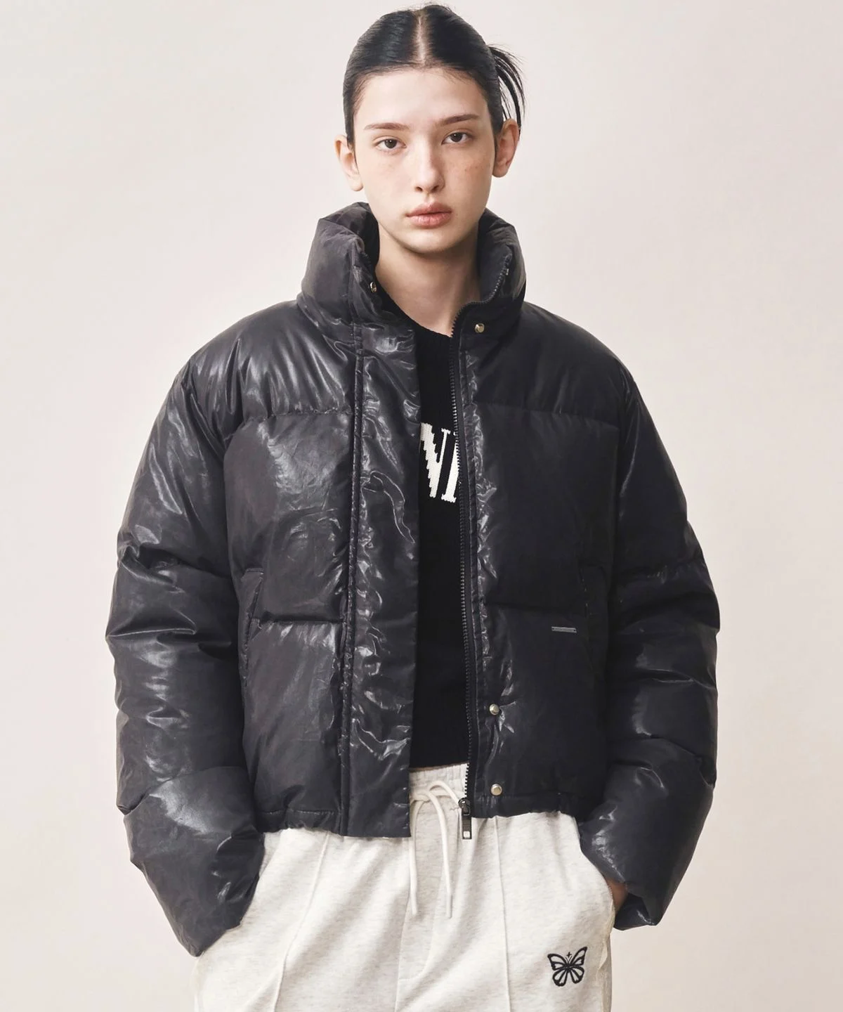 닉앤니콜 NICOLE GLOSSY SHORT PUFFER PADDING BLACK 2주 입어보니 비율 천재 소리 듣네요