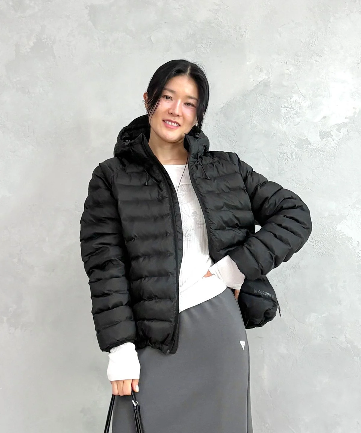 가을부터 한겨울까지 교복처럼 입는 르꼬끄 유니 경량 볼패딩 QR423JPDO1 덕분에 어깨 통증 사라졌어요 · 상품 이미지 4