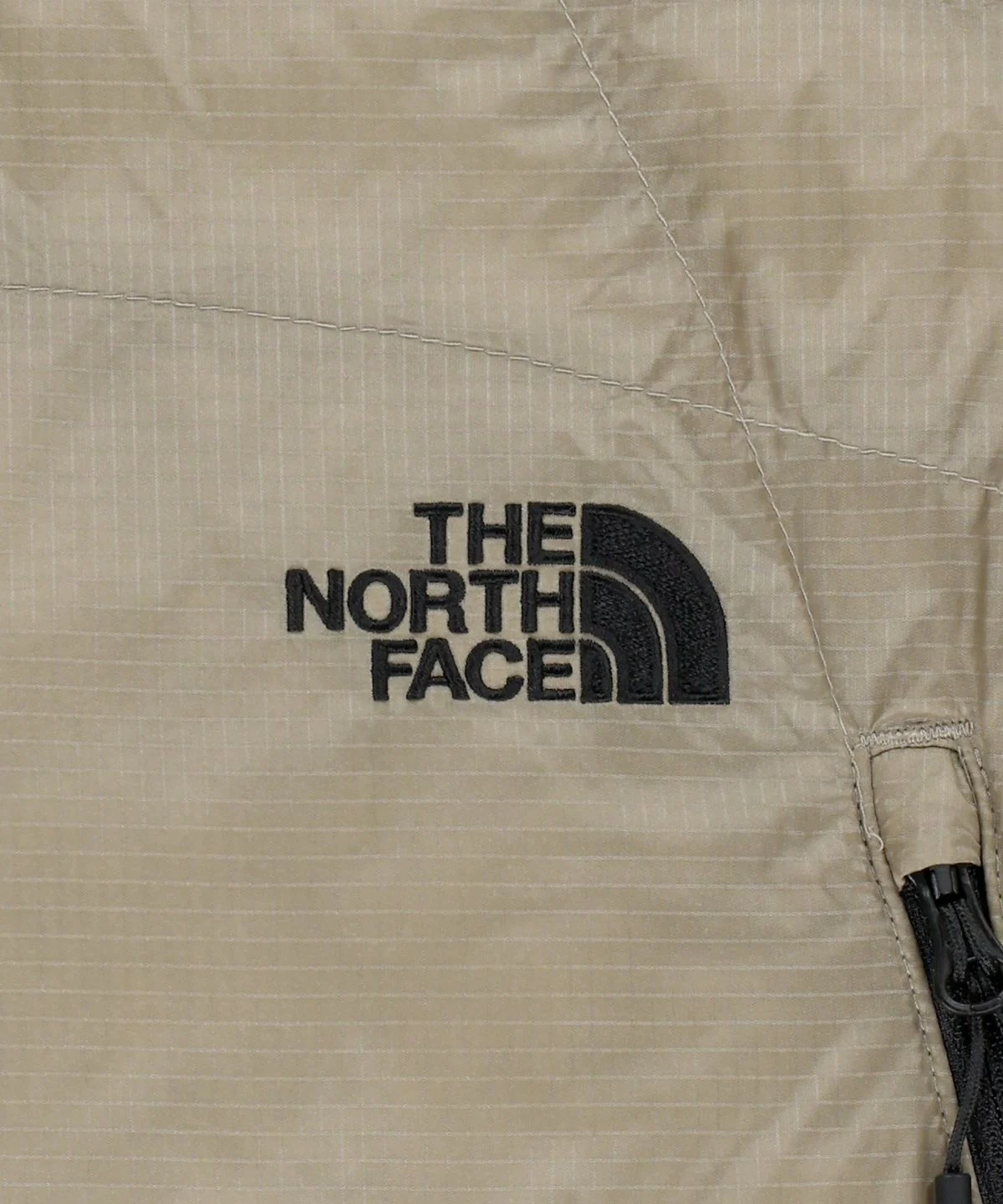 가벼운 무게에 보온성까지 다 잡은 노스페이스 웨이브 라이트 온볼 패딩 자켓 GOLD BEIGE NJ3NS53M 덕분에 코디 고민 해결했어요 · 상품 이미지 2